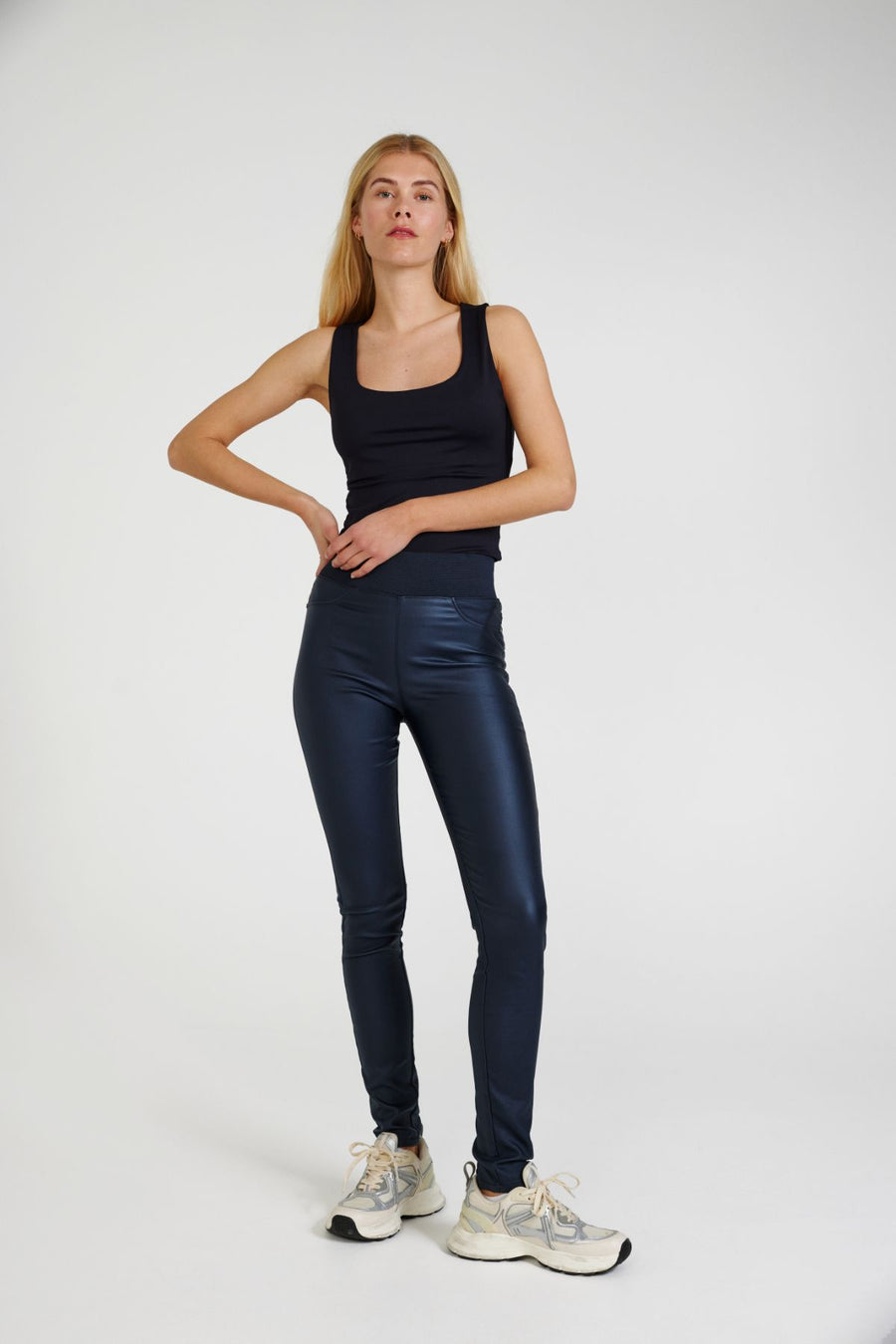 FQSHANTAL -COOPER - Stretchy broek - zwart