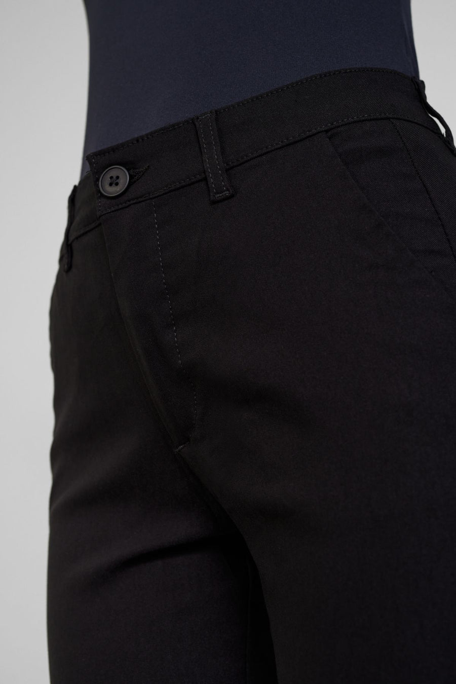 FQREX - ANKLE PANTS - BLACK