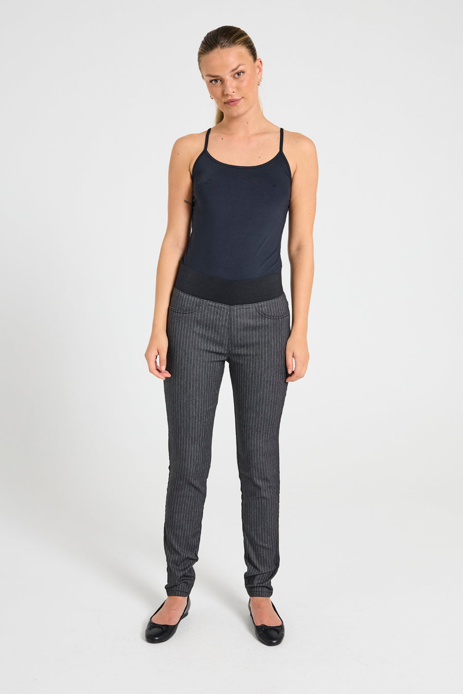 FQSHANTAL - PANTS - GREY AND WHITE