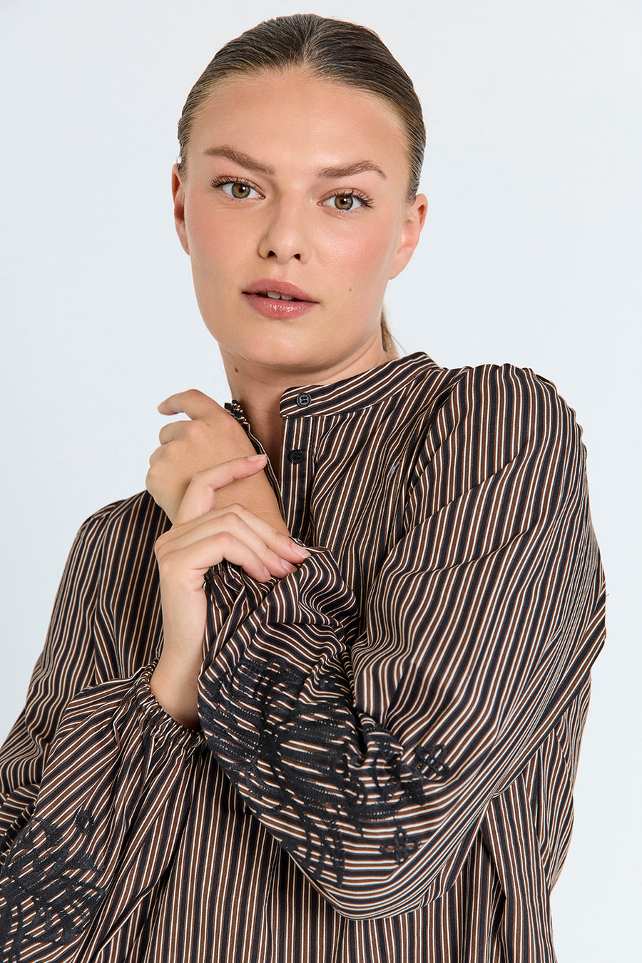 FQJOLIE - STRIPED DRESS - BLACK AND BROWN