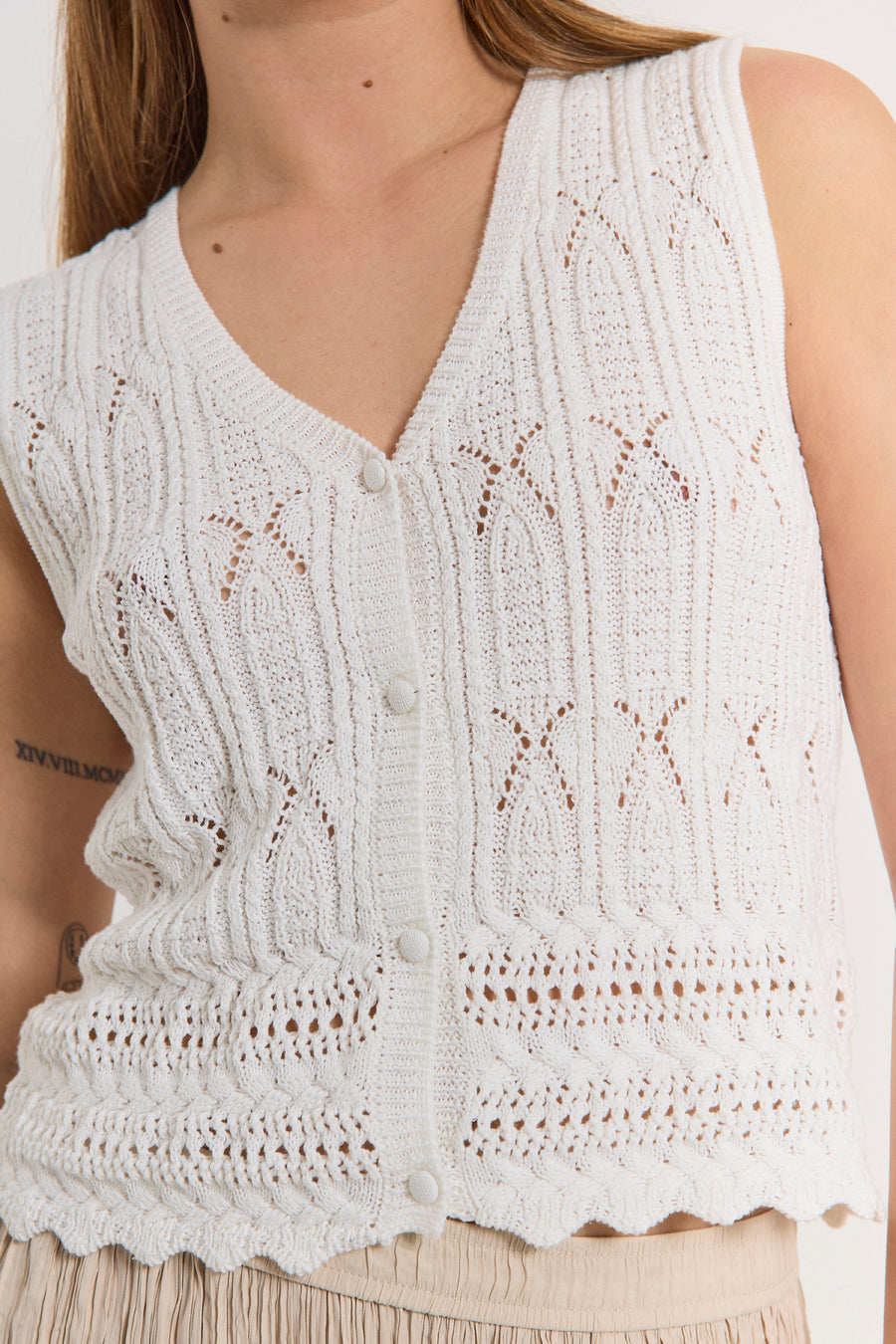 FQFRAYA - KNITTED WAISTCOAT - WHITE
