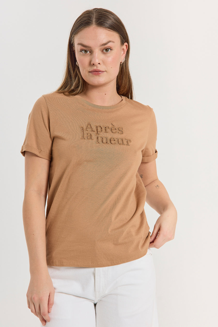 FQHEZEL - T-SHIRT WITH EMBROIDERED DETAIL - BROWN