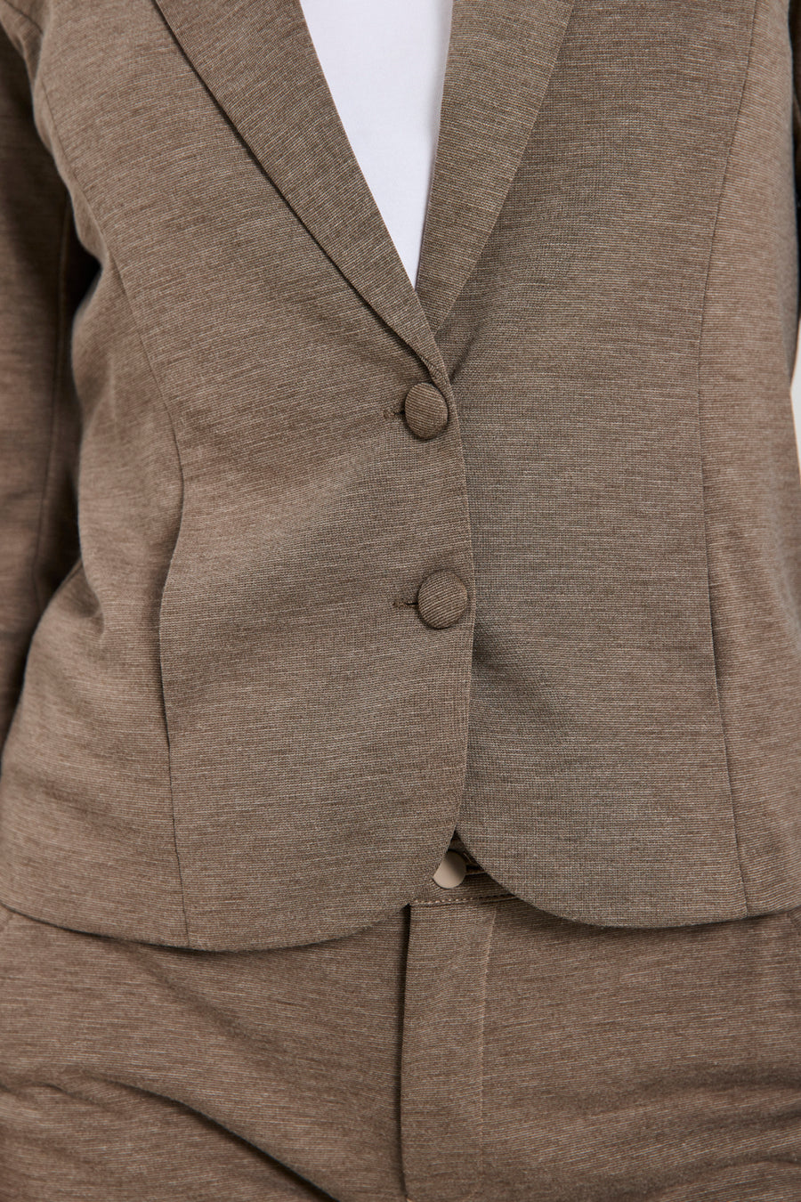 FQNANNI - FORM-FITTING BLAZER - BROWN