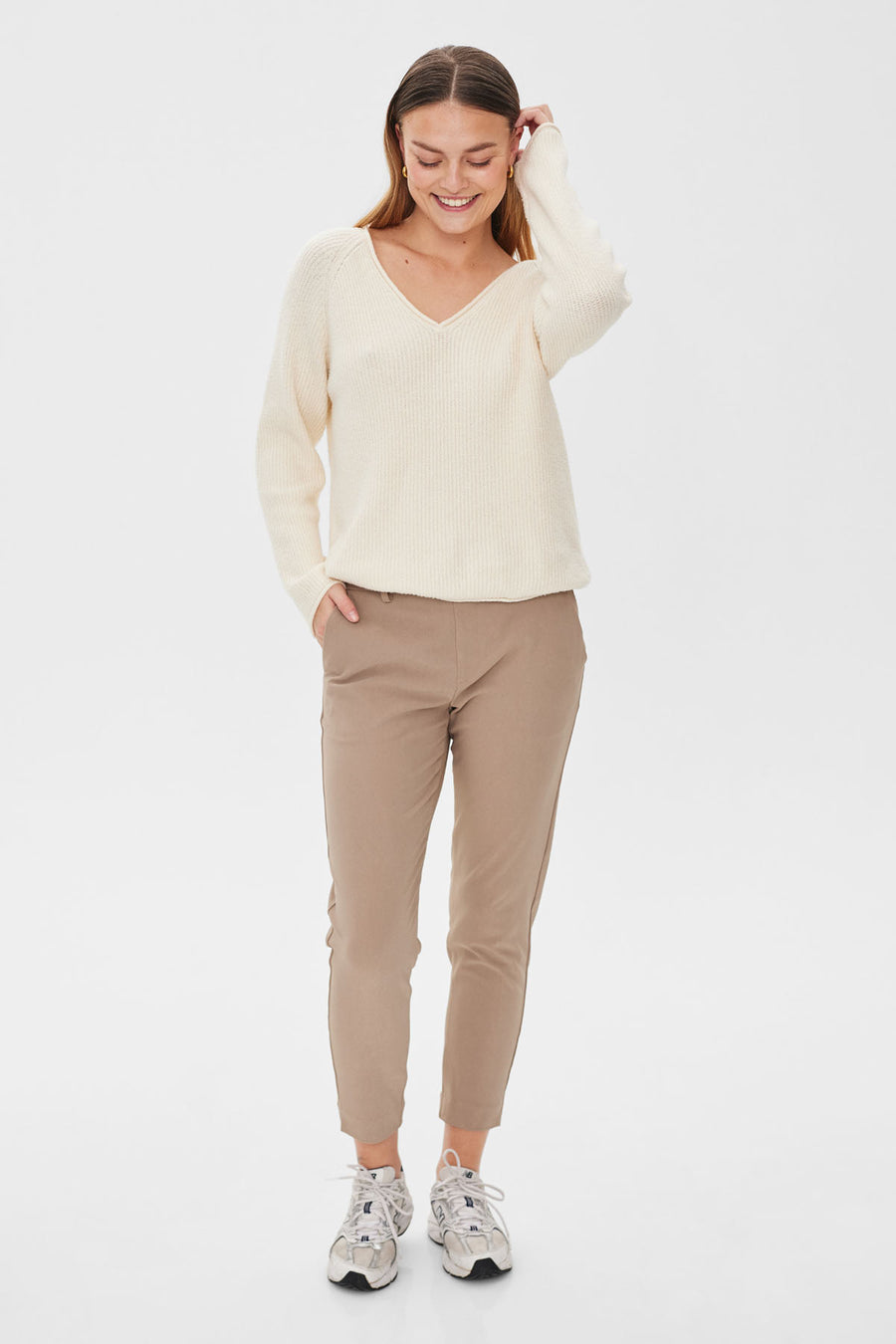 FQRING - KNITTED PULLOVER WITH V-NECK - WHITE