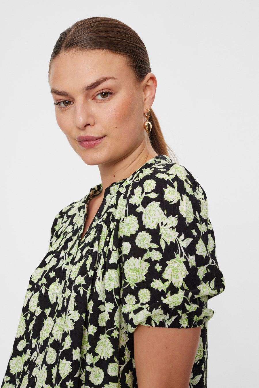 FQEBELLO - BLOUSE WITH FLORAL PRINT - BLACK AND GREEN