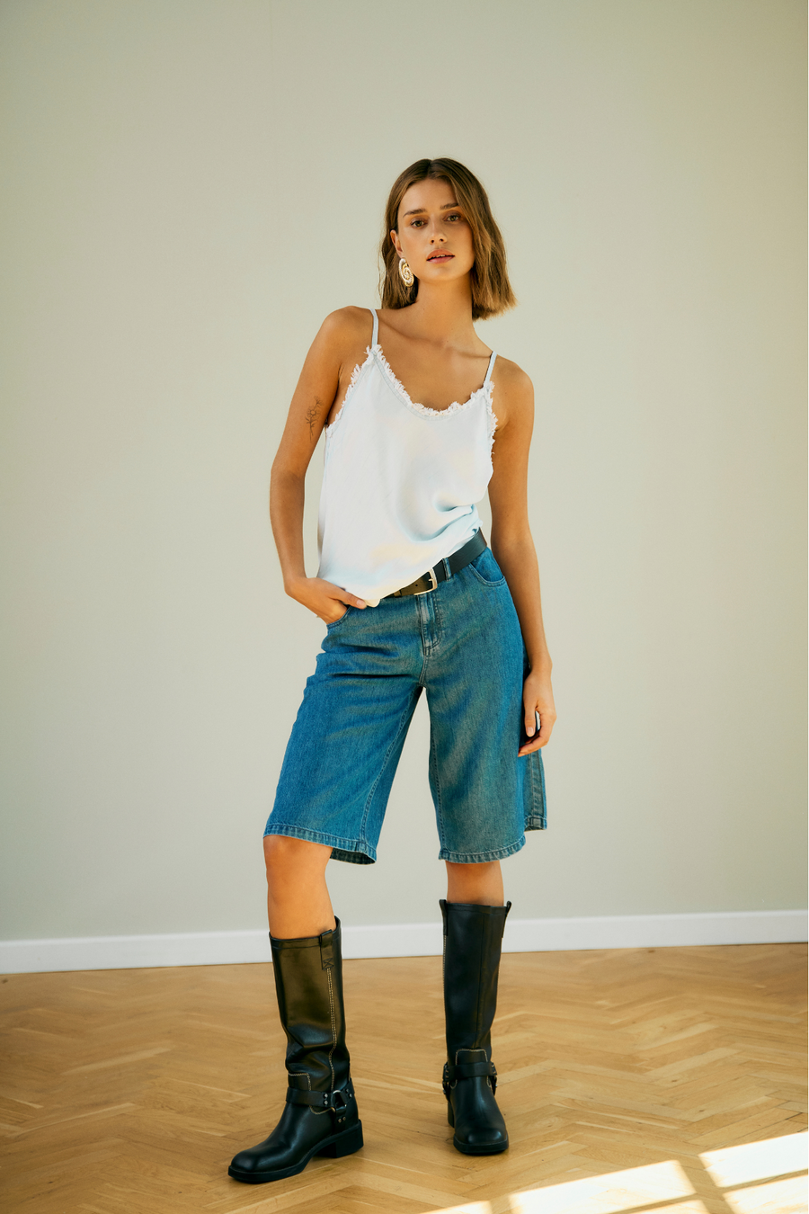 Fqrenna - top met randdetails - blauw