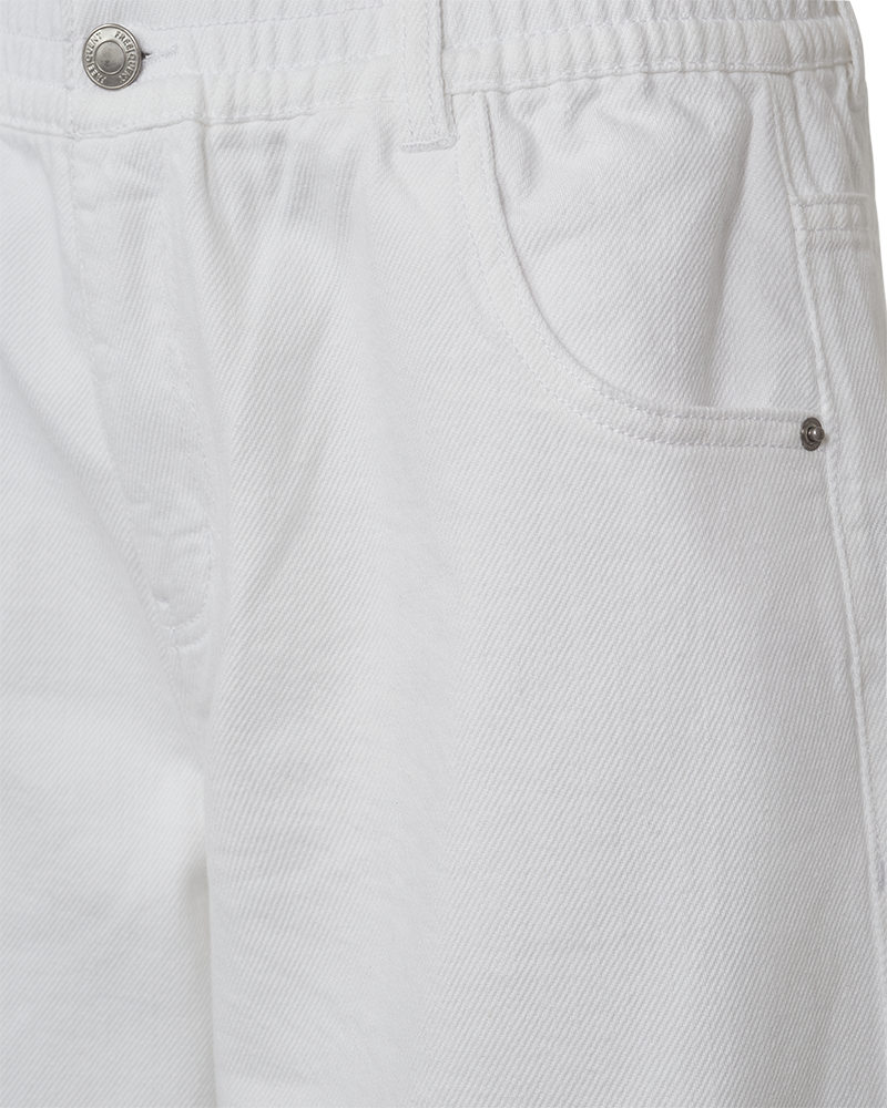 FQCILLA - KNEE-LENGHT DENIMSHORTS - WHITE
